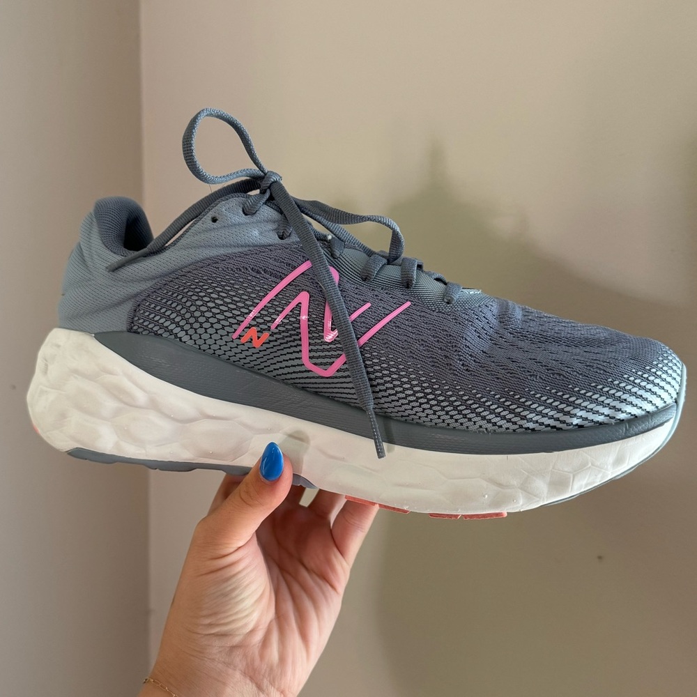 New Balance women's W840fv1 Running Shoe - Picture 2 of 7